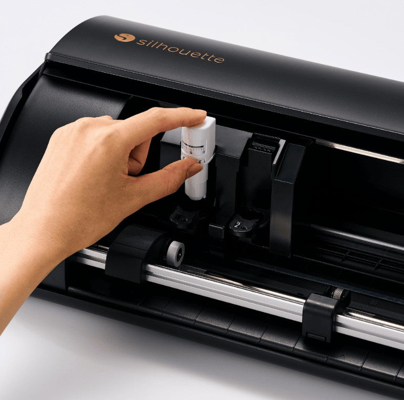 Silhouette Cameo5 Alpha - Mat zwart - met gratis 20 vel A4 vinyl / 5 vel Applicatie tape