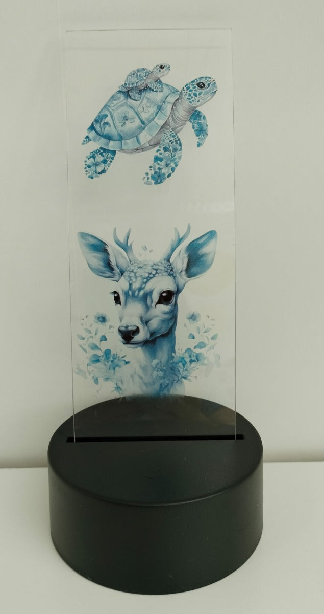Standaard (lichtgevend) voor plexiglas plaatje (Een leuke bureau- of tafeldecoratie)