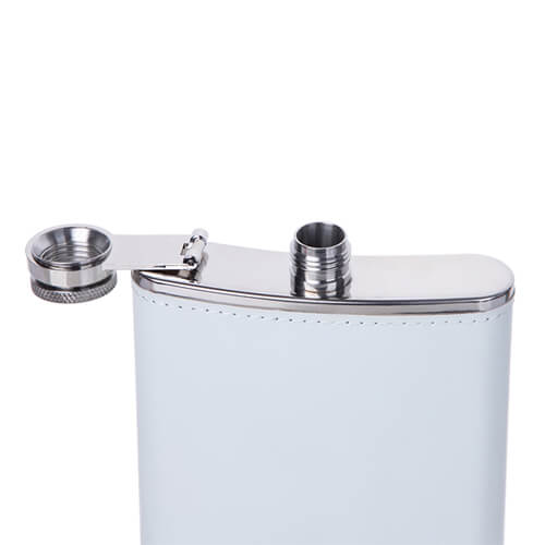 Metalen heupfles 240ml met een wit lederen omhulsel voor sublimatie (PUJH08W)