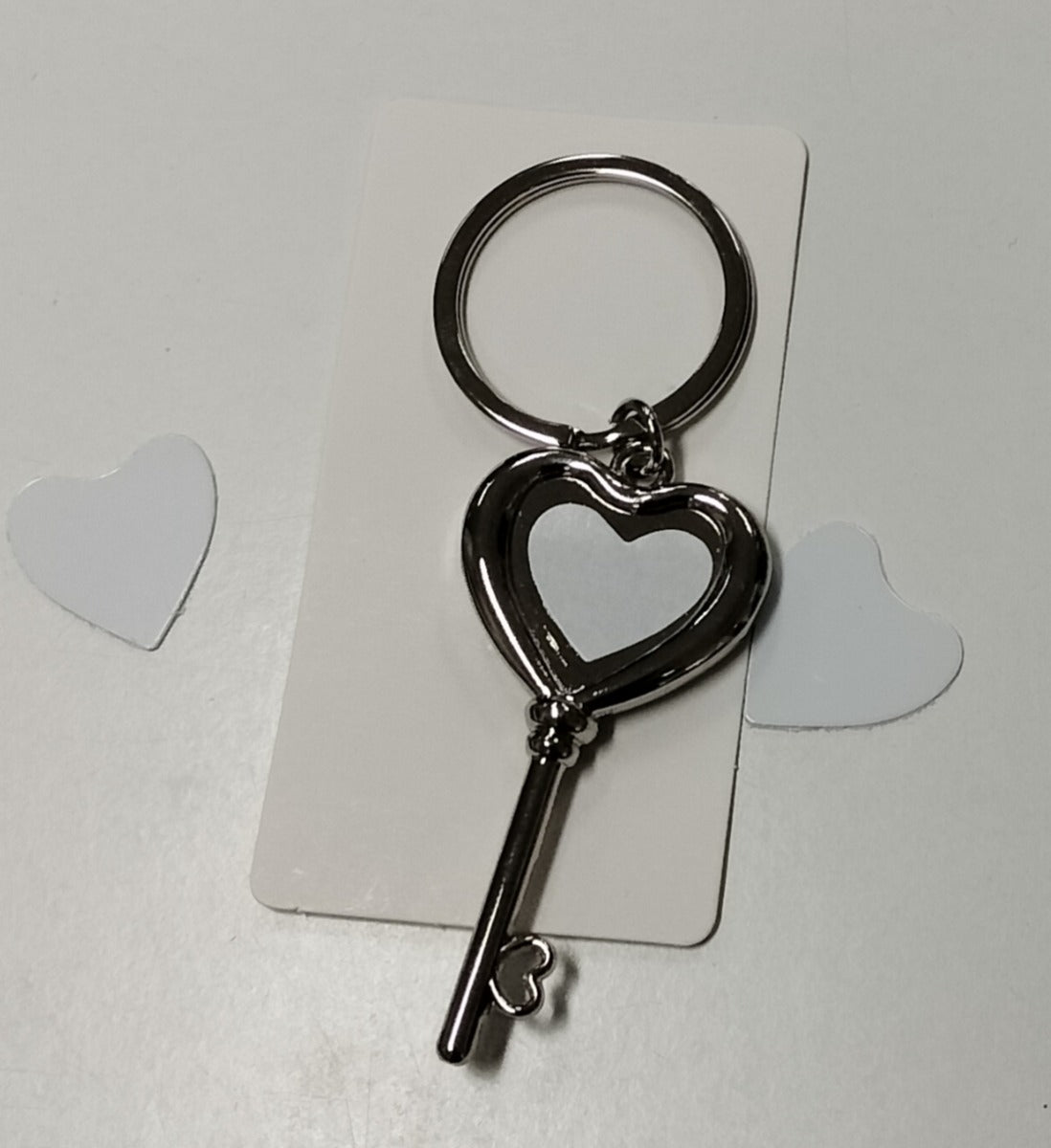 Sleutelhanger - Sleutel met hartvorm - met ring - ca. 6 x 3 cm